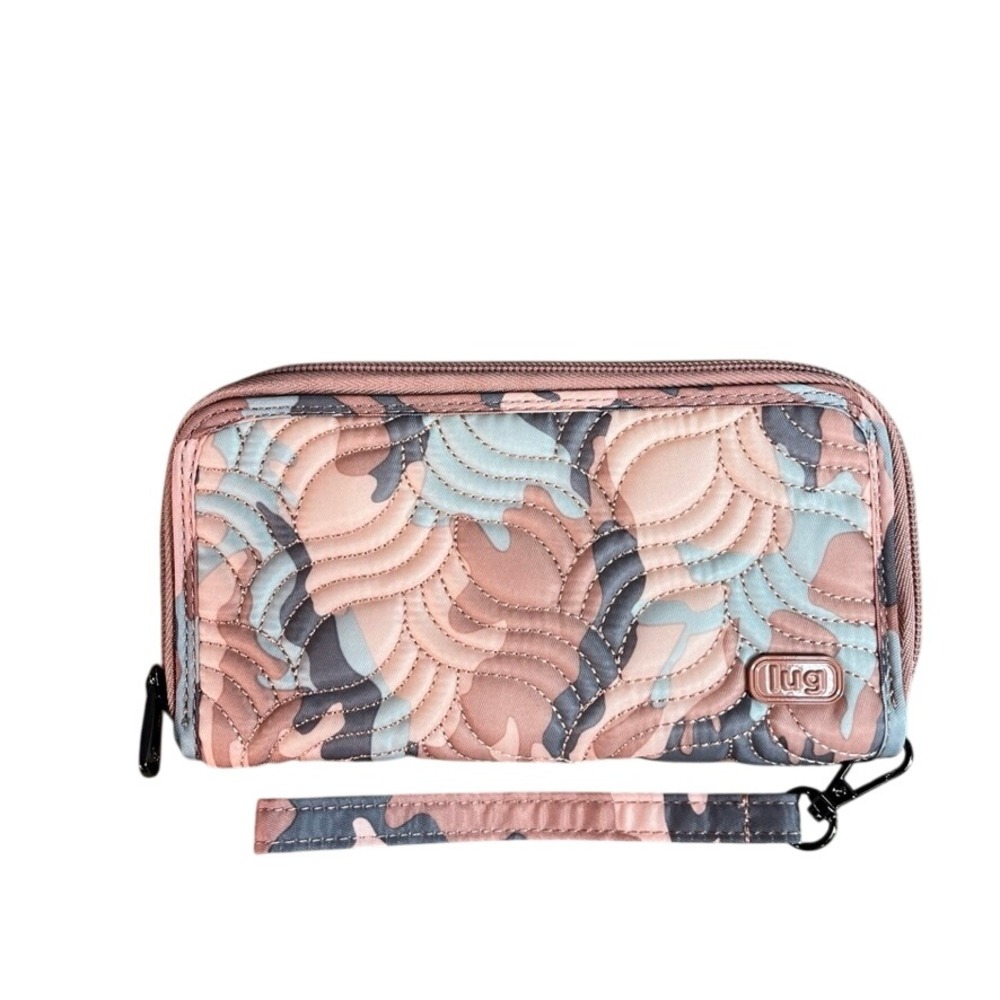 Lug Splits XL RFID Wallet Camo Rose Quilted Wristlet Zip Around New